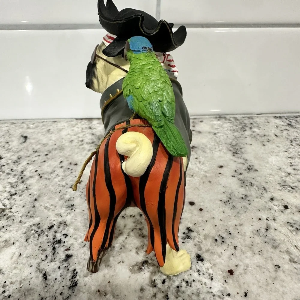#16110 PUG-NACIOUS, PUGGY THE PIRATE‎ PUG FIGURINE EUC